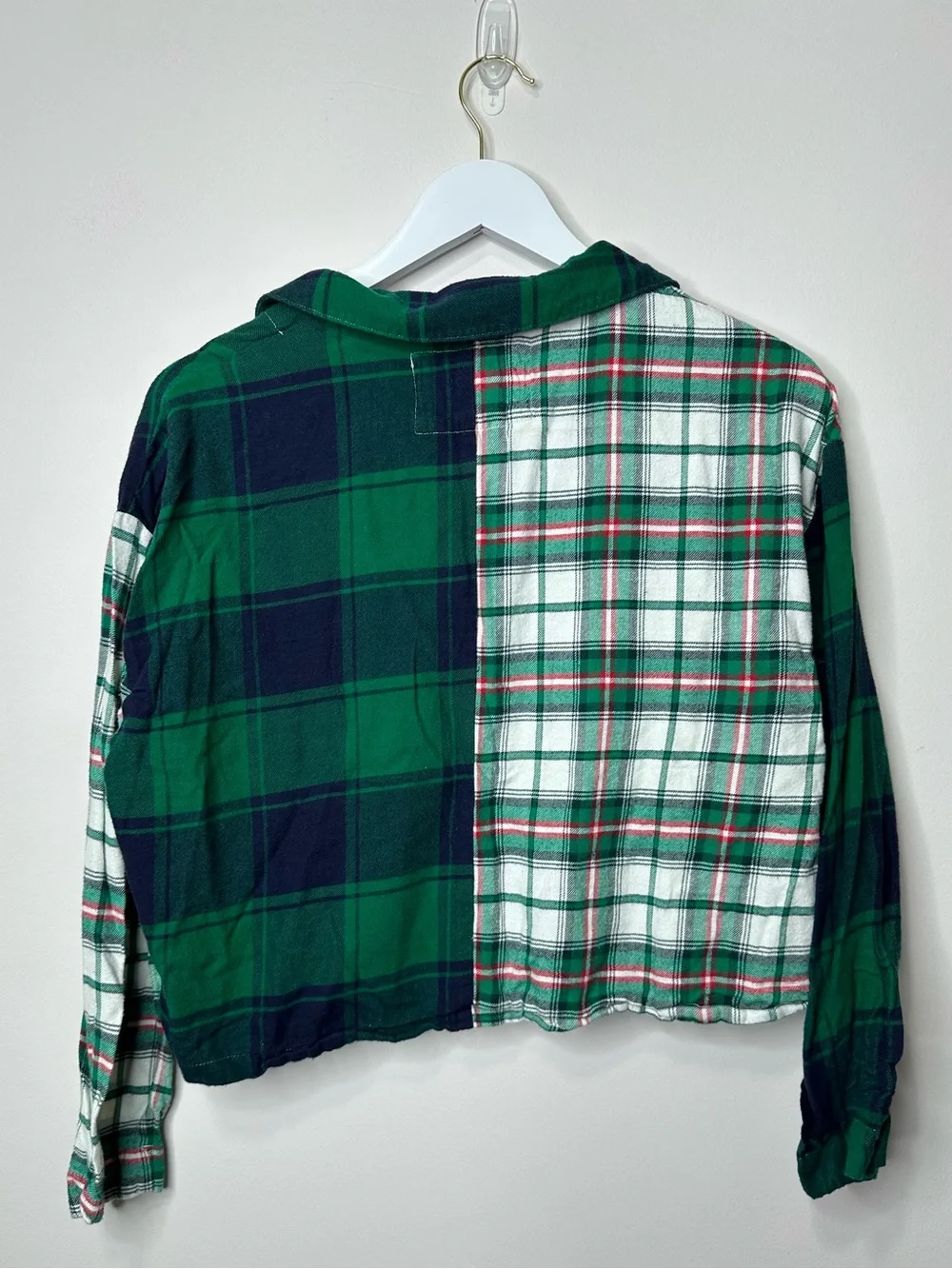 American Eagle Outfitters Lounge  Green Plaid‎ Cropped Button-Up Shirt XS